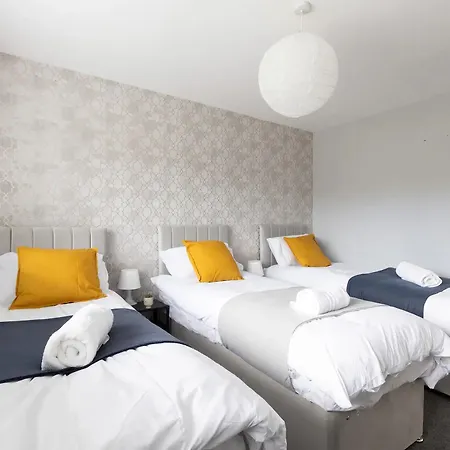 Large 5-bed House In Leeds Fits 10 Free Parking Holiday home Middleton (Derbyshire)